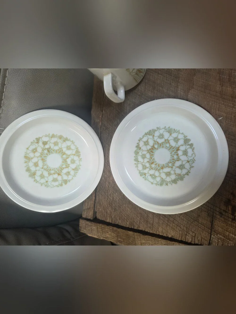 5 Pieces Vintage Hornsea England Pottery in the Fleur pattern ~ Bin 1E